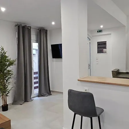 Alexandras Maisonette *